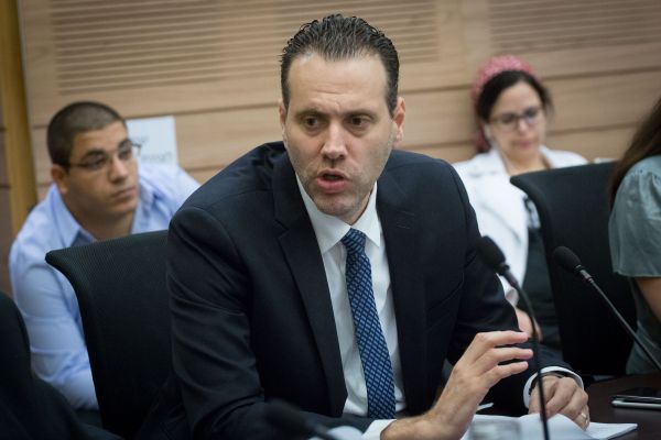 מיקי זוהר דורש מיועמ"ש הכנסת לפסול את עצמו