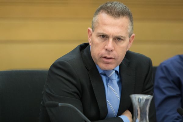 היועמ"ש לארדן: אפשר למנות מפכ"ל ונציב שב"ס