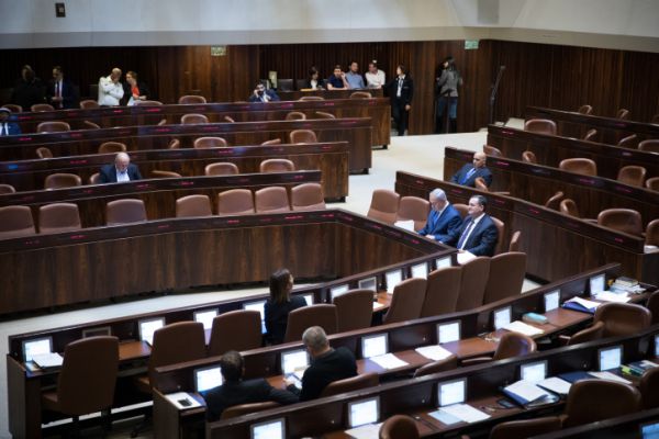 הח"כ הוזז ממקומו, נעלב ולא הצביע עם הקואליציה