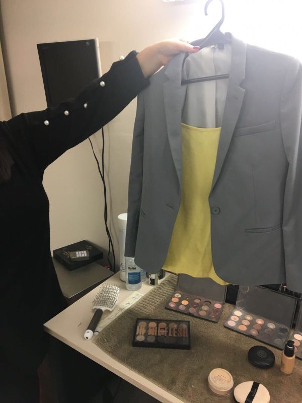 לאחר התקרית; מגישות החדשות מתאמות בגדים