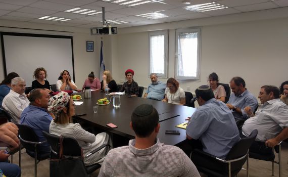 מנכ"ל רשות השירות הלאומי-אזרחי פועל להסדרת תנאי הקומונריות