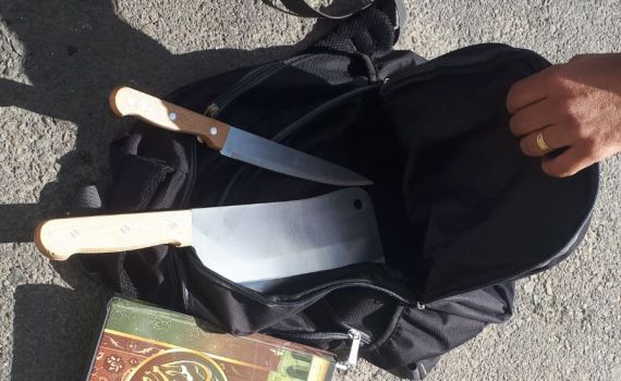 אחרי מרדף נלכד ערבי ובתיקו 2 סכינים וספר קוראן