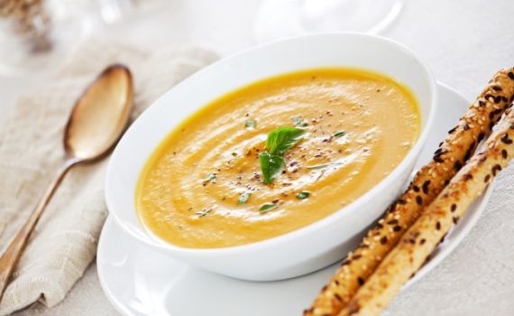 לא רק בקור: מתכון למרק כתום עם טוויסט