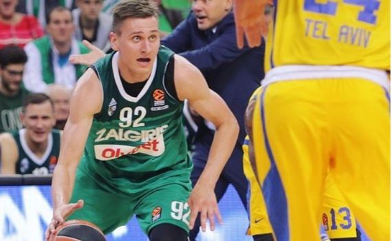 שאראס מגיע: מכבי ת"א ניצחה 81-74. צפו