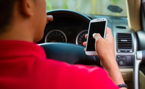 בשם התורה: אל תתעסקו בסלולרי בזמן נהיגה