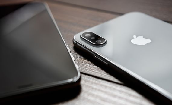 חברה ישראלית תובעת את אפל על הפרת פטנטים