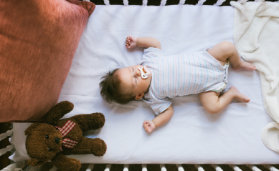 טרגדיה • שוב: תינוק כבן שנה לא התעורר משנתו