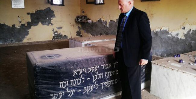 אחרי 6 שנים: השגריר ביקר בקבר רבי יעקב אבוחצירא