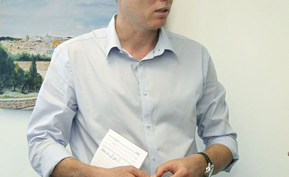 דוברו של ראש הממשלה יסיים השבוע את תפקידו