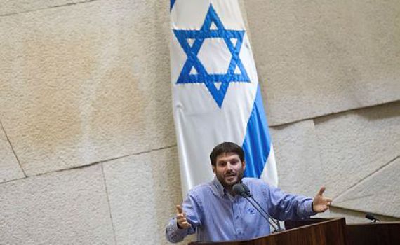 סמוטריץ' יוצא להגנת נתניהו: "הוא נרדף"