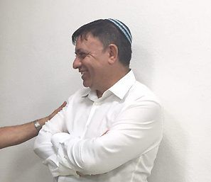 אחד לאחד: אבי גבאי העתיק ציטוט מנפתלי בנט?