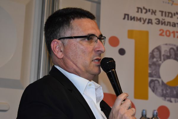 סער מתחייב: "לא אתבע את התפטרותו של נתניהו"