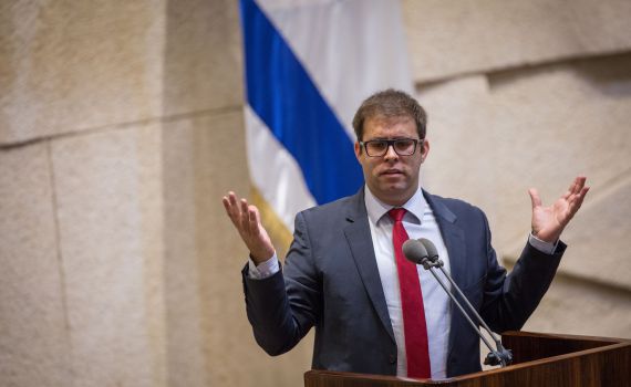 חזן התהפך: 'לא אגיע להפגנה, שמאלנים'