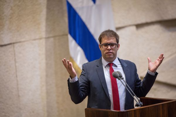 חזן התהפך: 'לא אגיע להפגנה, שמאלנים'