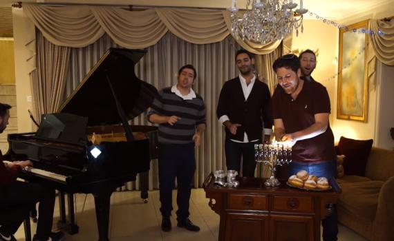 לראשונה: כיפה לייב מלחינה מחדש את 'הנרות הללו'