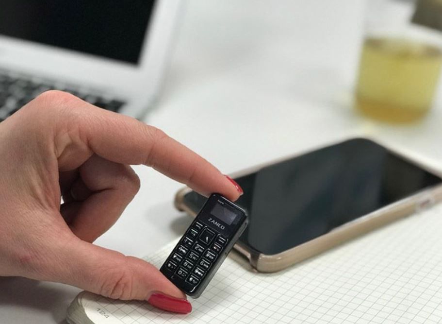 תכירו: הטלפון הסלולרי הקטן ביותר בעולם