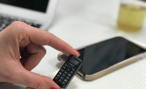 תכירו: הטלפון הסלולרי הקטן ביותר בעולם