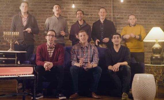 צפו: 'המכביטס' משחררת את 'גיור החנוכה' השנתי