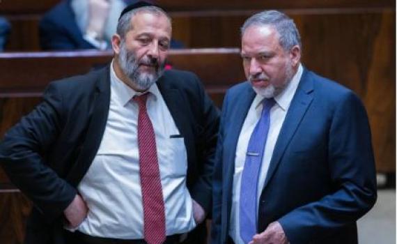 החרדים מתקשים לייצר רוב; חוק המרכולים מוטל בספק