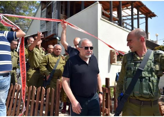 ליברמן לשופטי הרוצח מנווה צוף: "להטיל גזר דין מוות"