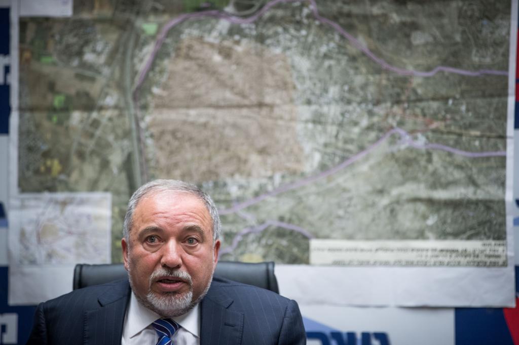 ח"כ אבו עראר יוזם: תביעה ייצוגית נגד השר ליברמן