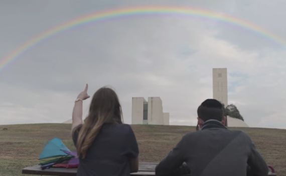 מה מברכים על קשת ולמה לא מברכים על הגשם? צפו