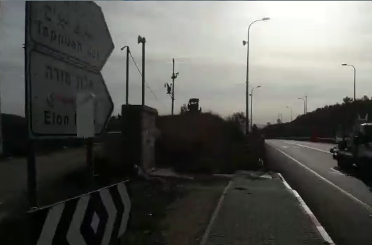 צפו: מנכ"ל 'עוצמה יהודית' נפגע בפיגוע אבנים