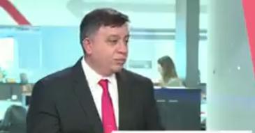 צפו: אפילו המגישים הובכו מפליטת הפה של אבי גבאי