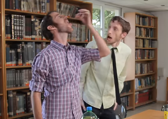 צפו: פרק 5: 'ישיבת הנהלה' – הסדרה של אנדרדוס