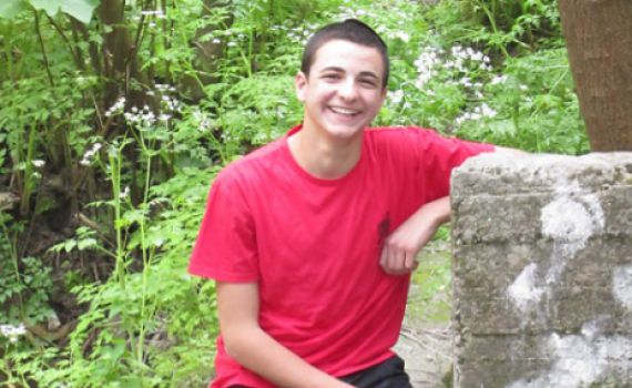 אם הנער שנרצח מחפשת ילדים שנקראו על שמו