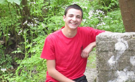 אם הנער שנרצח מחפשת ילדים שנקראו על שמו