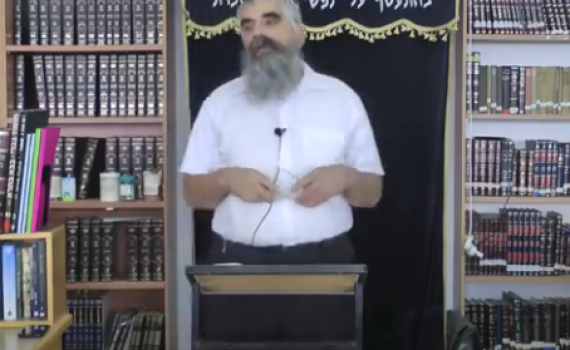 כשהרב שרלו הסביר: מדוע לא אפגין נגד פינוי עמונה?