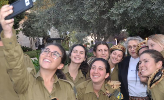 "למה עושים עניין? אני פה כי זה מה שרציתי לעשות"