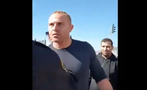 'נהרוג אותך פה' • צפו: נסיון לינץ' ביואב אליאסי 'הצל'