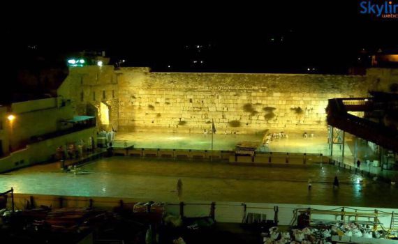 לאות מחאה: הערבים כיבו את האורות במקום הקדוש