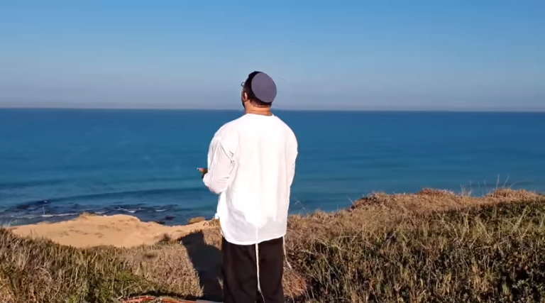 מה הקשר בין חנוכה לימים הנוראים? • צפו