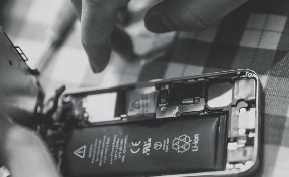 מפתחי הסוללות הנטענות לסמארטפון זכו בפרס נובל