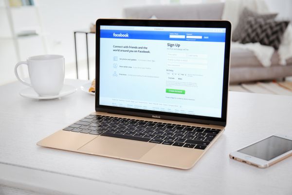 אלדד יניב שים לב: המלחמה החדשה של פייסבוק