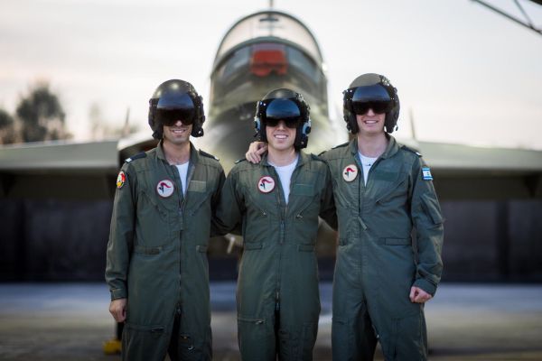 כבוד למגזר: שלושה בוגרי קורס טייס מישיבה אחת