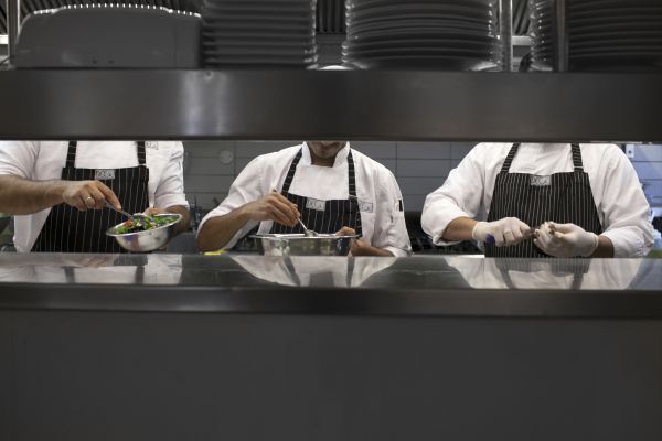 שיר של אש ושל קרח|ביקורת מסעדה