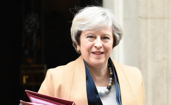 דרמה בבריטניה: ראש הממשלה התפטרה