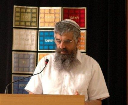 בעקבות הרב שרלו: איש ימין נוסף מצטרף להפגנות