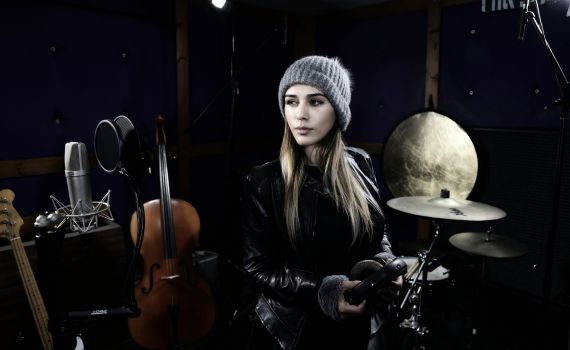 מתחזקת: כוכבת 'דה וויס' בחידוש לשיר השירים