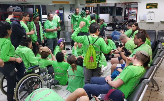 המטוס התקלקל: 130 ילדים חולי סרטן נתקעו באילת