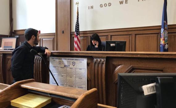 הכירו את החרדים שעובדים בטופ של אמריקה • צפו