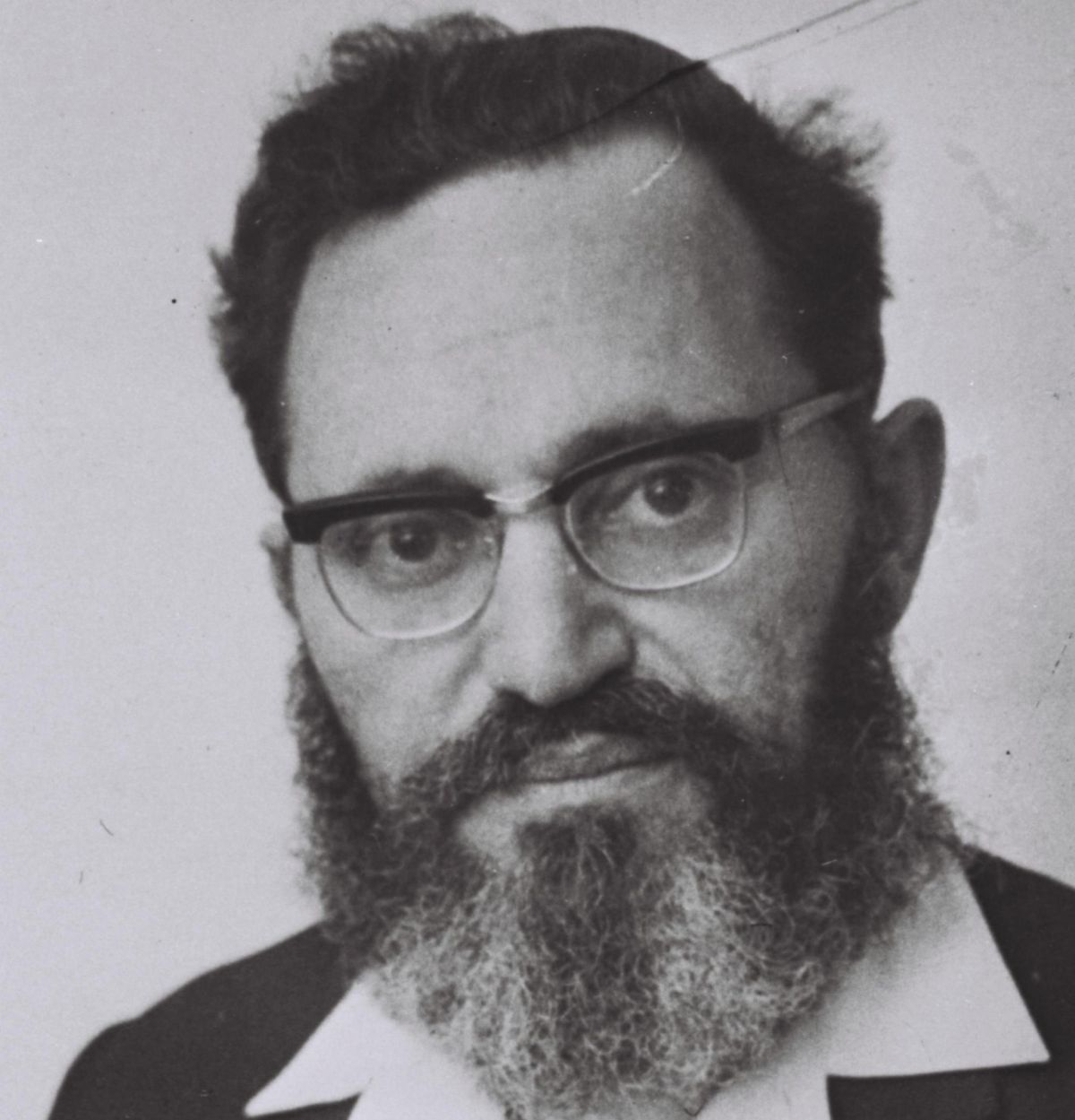 22 שנה לרב נריה זצ"ל. בנו: "אין היום מנהיג כדוגמתו"