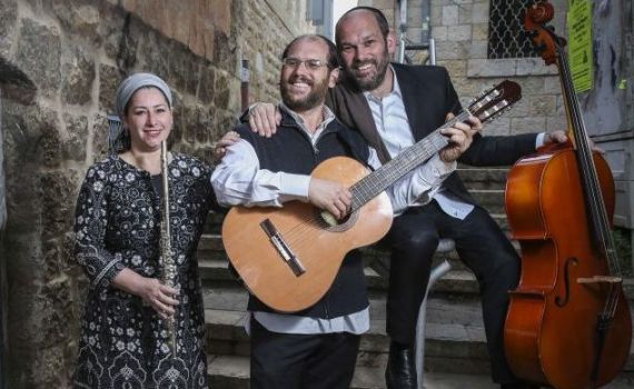 צפו: ריקה רזאל סוגרת מעגל עם הלהקה המשפחתית