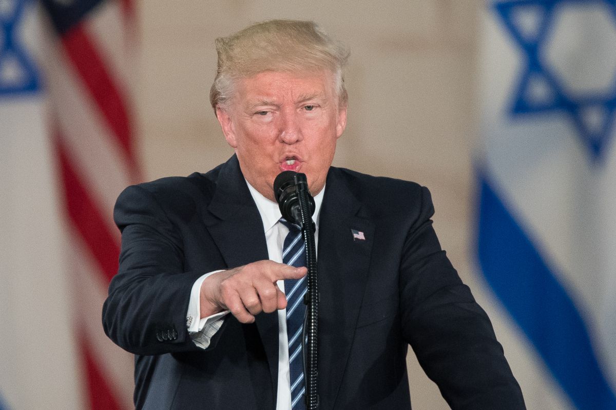 לאחר שזוכה, טראמפ נוקם: 2 עדים נגדו הודחו מתפקידם