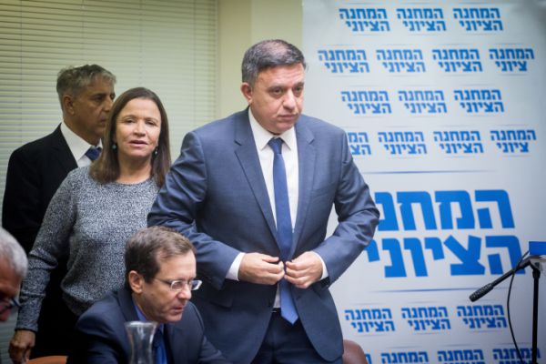 מתקפה מכוערת של אבי גבאי על יאיר לפיד