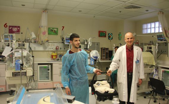 הפכה לראשונה לסבתא ולאחר כמה שעות – ילדה בעצמה שלישייה